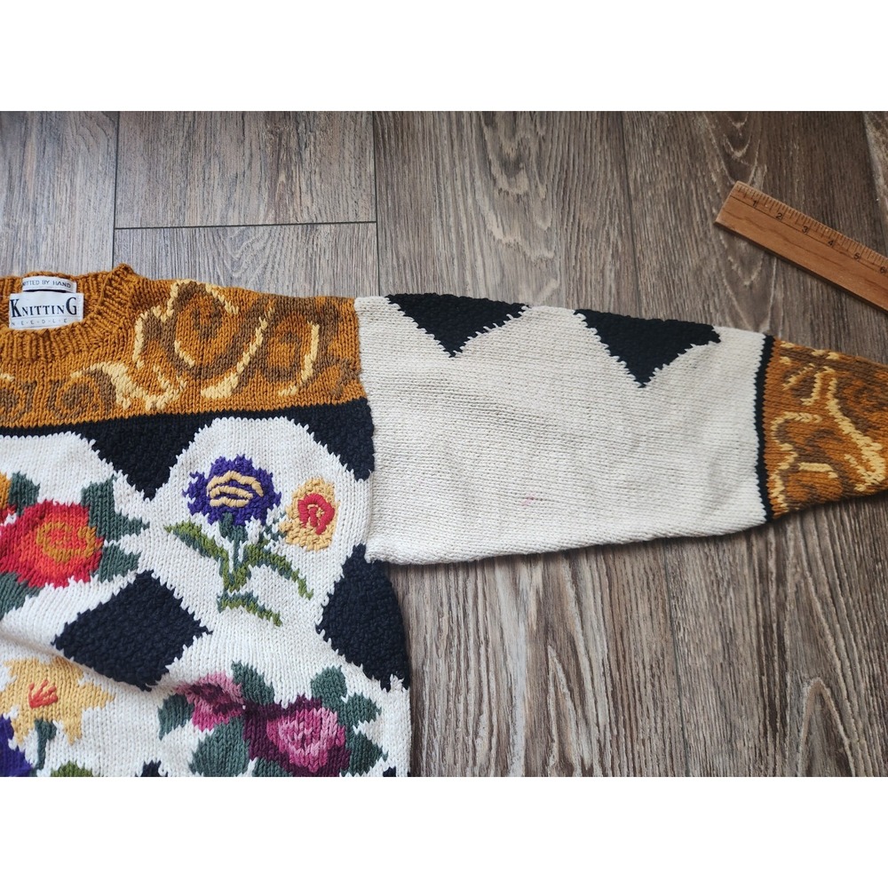 Vintage Knitting Needles Hand Knit Floral Sweater Sz L Grandmacore Chunkyknit - Picture 4 of 9